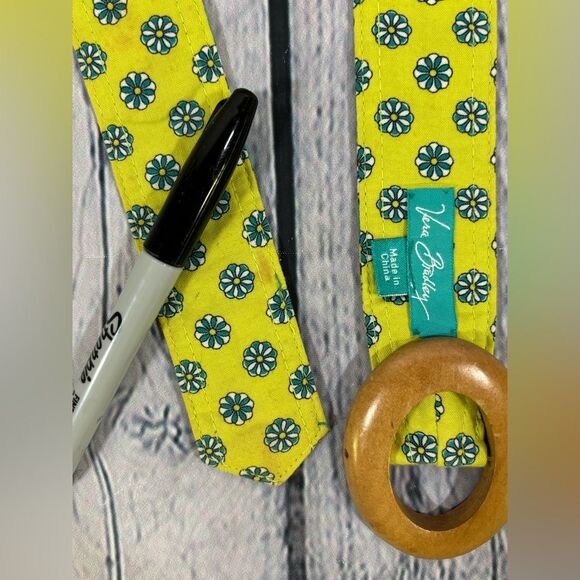 Vera Bradley Classic Peacock Preppy Cottagecore Reversible Wooden Buckle Belt - Picture 3 of 7